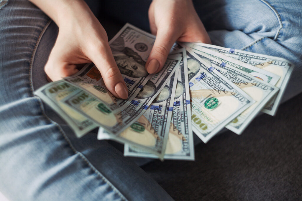 Scriptural money: the invisible money that keeps the economy alive
